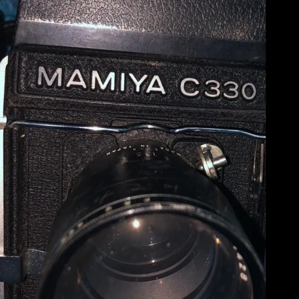 Mamiya C330 Pro Medium Format Film Camera with 135mm Lens And Focusing Thing